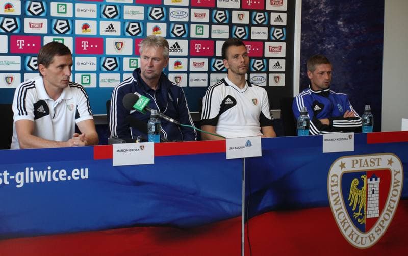 Football. Piast Gliwice. Press Conference. 04.10.2013
