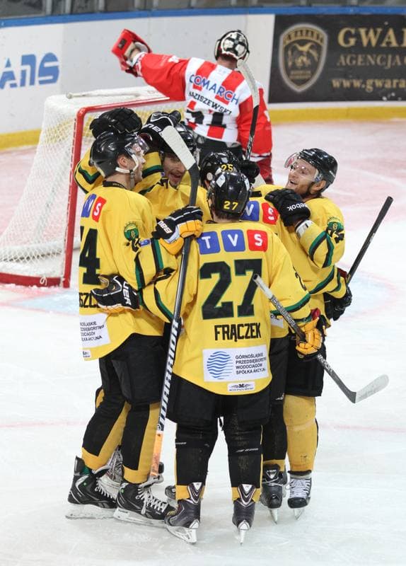 Ice Hockey. Polska Hokej Liga. HC GKS Katowice - Comarch Cracovia Krakow. 15.10.2013