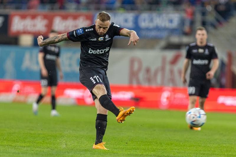 Football. PKO BP Ekstraklasa. Piast Gliwice - Pogon Szczecin. 29.04.2023