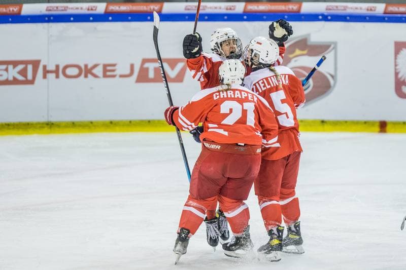 Ice Hockey. Women's World Championship Division 1B. Poland - Slovenia. 09.04.2022