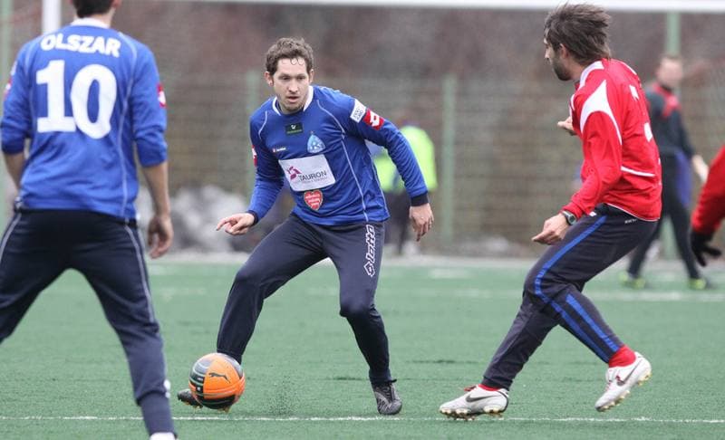 Football. Sparing. Ruch Chorzow - Dolcan Zabki. 05.02.2011