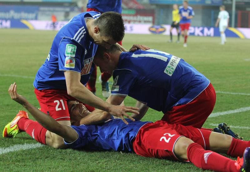 Football. I liga. Piast Gliwice - Warta Poznan. 23.03.2012