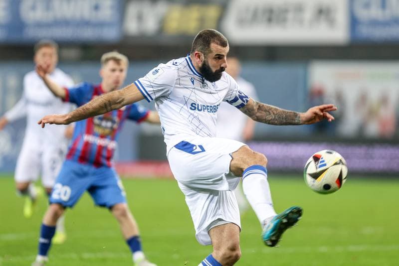 Football. PKO BP Ekstraklasa. Piast Gliwice - Lech Poznan. 29.11.2024