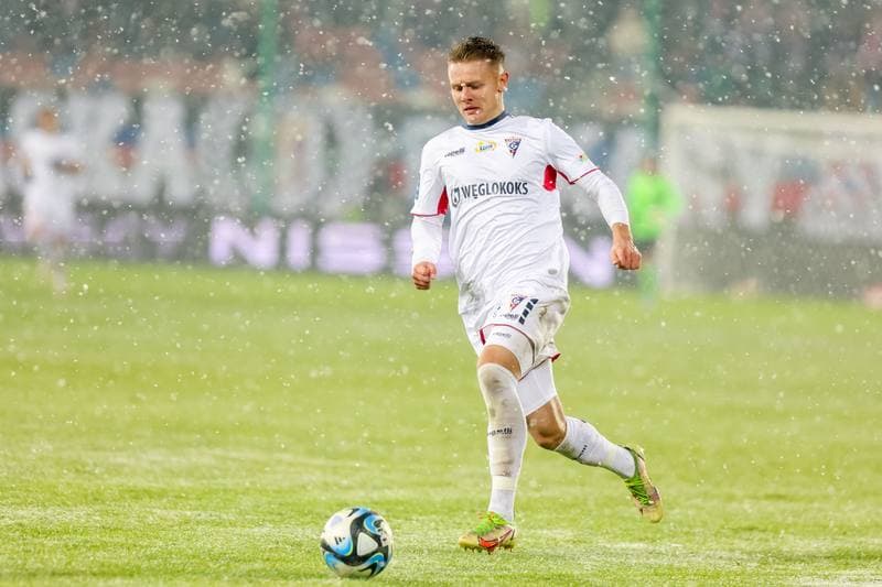 Football. PKO BP Ekstraklasa. Gornik Zabrze - Pogon Szczecin. 01.12.2023