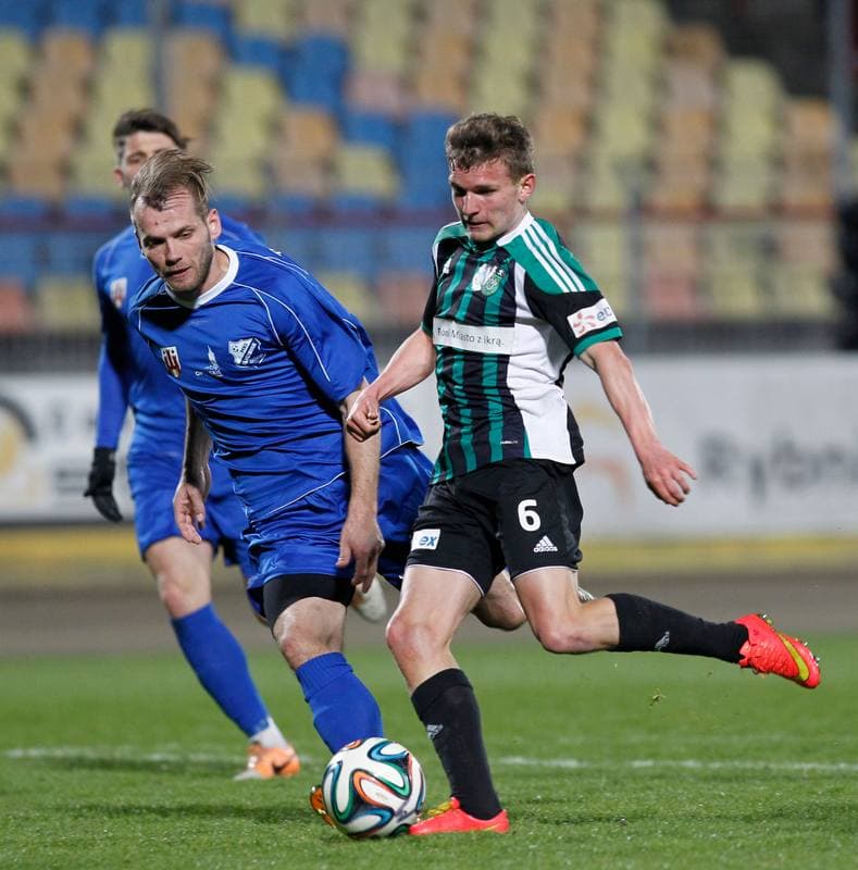 Football. II Liga. ROW Rybnik - MKS Kluczbork. 18.04.2015