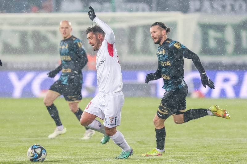 Football. PKO BP Ekstraklasa. Gornik Zabrze - Pogon Szczecin. 01.12.2023