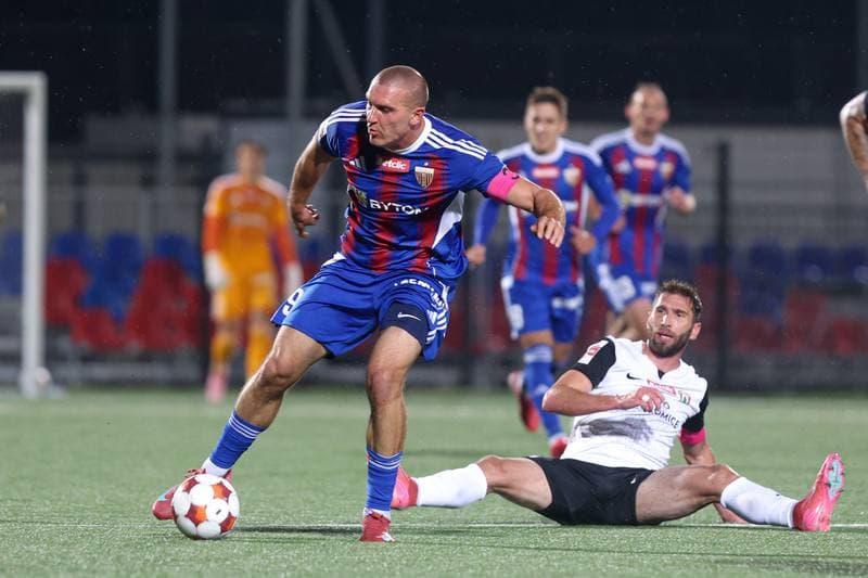 Football. Betclic I liga. Polonia Bytom - Puszcza Niepolomice. 04.10.2025