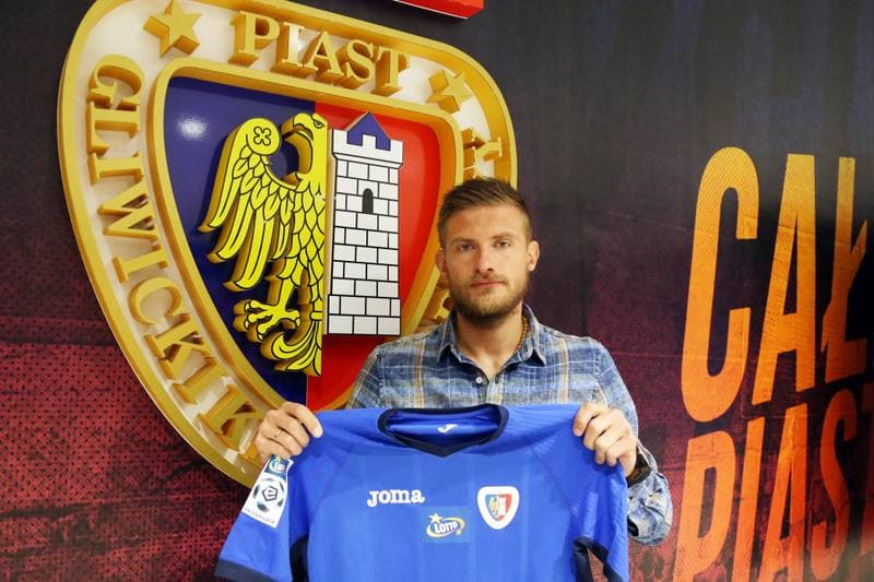 Football. Piast Gliwice. Press Conference. 02.02.2017