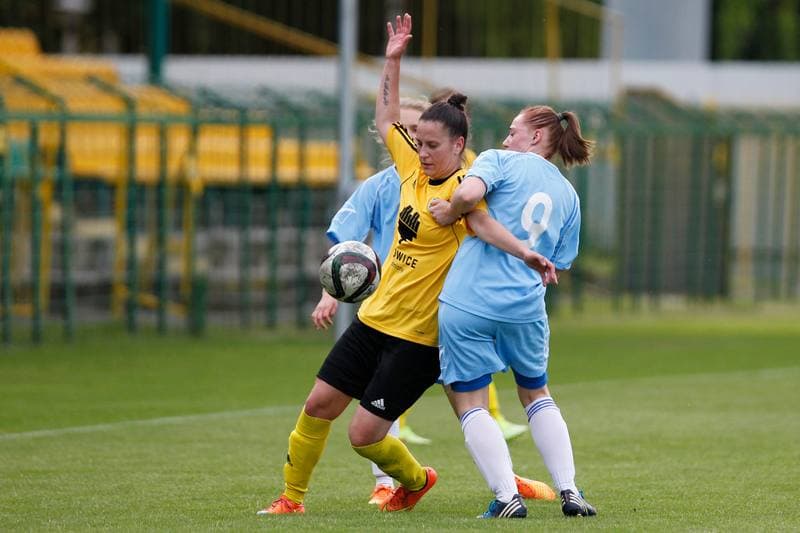 Football. Women's II Liga. GKS Katowice - Jaskolki Chorzow. 19.06.2016