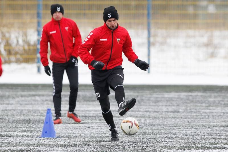 Football. GKS Tychy. Training. 06.01.2017