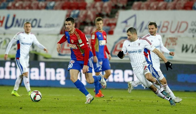 Football. PKO BP Ekstraklasa. Gornik Zabrze - Piast Gliwice. 01.12.2015