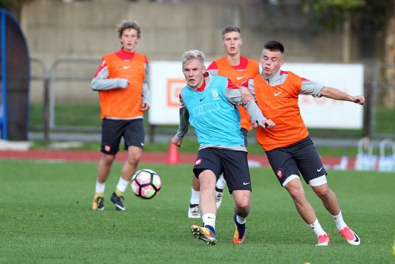 Football. Poland U19. Training. 02.10.2017