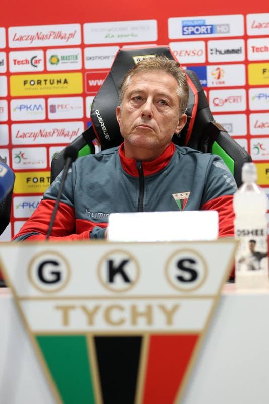 Football. GKS Tychy. Press Conference. 11.10.2017