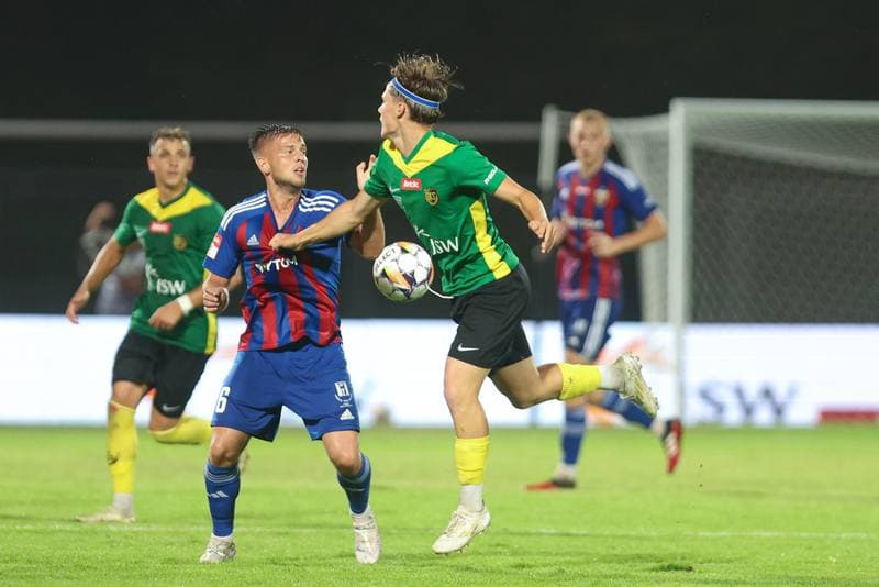 Football. Betclic II liga. GKS Jastrzebie - Polonia Bytom. 17.08.2024
