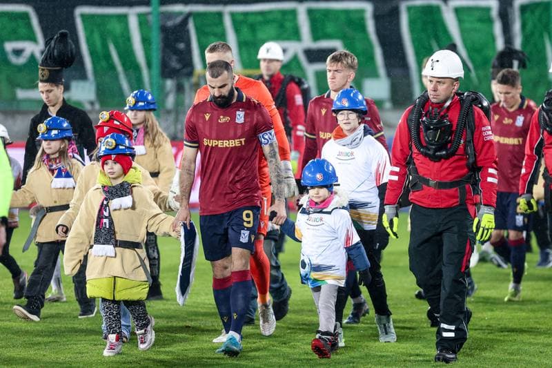 Football. PKO BP Ekstraklasa. Gornik Zabrze - Lech Poznan. 06.12.2024