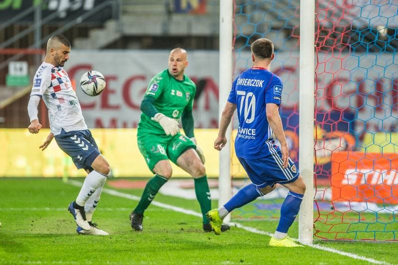 Football. PKO BP Ekstraklasa. Piast Gliwice - Gornik Zabrze. 12.04.2021
