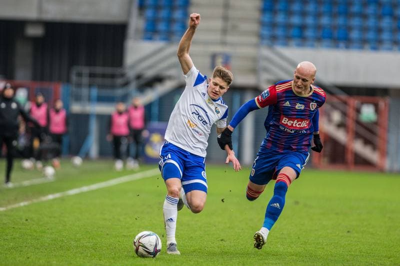 Football. PKO BP Ekstraklasa. Piast Gliwice - Stal Mielec. 18.12.2021