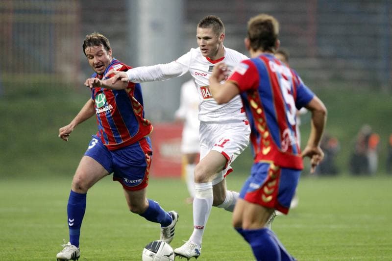 Football. Ekstraklasa. Polonia Bytom - Widzew Lodz. 01.10.2010