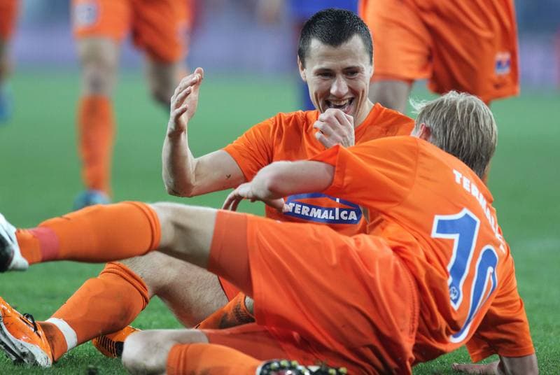 Football. I liga. Piast Gliwice - Termalica Bruk-Bet Nieciecza. 13.04.2012