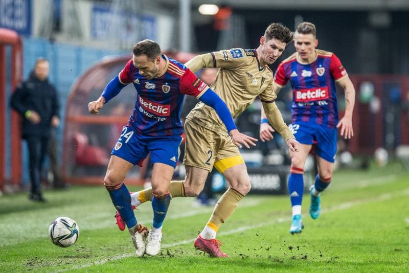 Football. PKO BP Ekstraklasa. Piast Gliwice - Pogon Szczecin. 05.02.2022