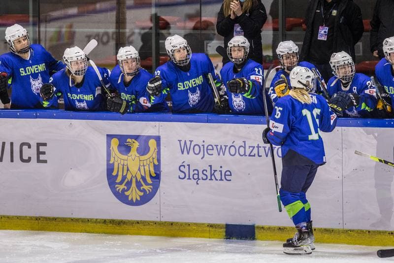Ice Hockey. Women's World Championship Division 1 Group B. Slovenia - Italy. 08.04.2022
