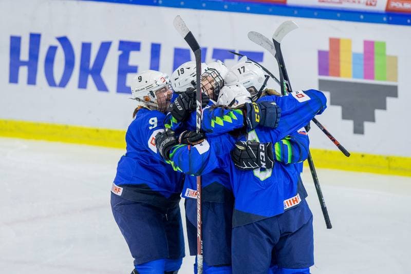 Ice Hockey. Women's World Championship Division 1 Group B. Slovenia - China. 11.04.2022