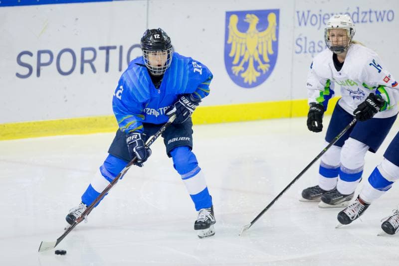 Ice Hockey. Women's World Championship Division 1B. Kazakhstan - Slovenia. 14.04.2022