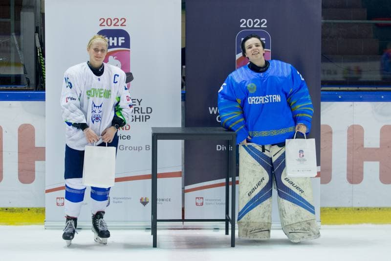 Ice Hockey. Women's World Championship Division 1B. Kazakhstan - Slovenia. 14.04.2022