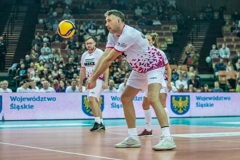 Football. Charytatywny Legendary Kosmiczny Mecz. Mariusz Kalamaga - Cezary Trybanski. 15.01.2022