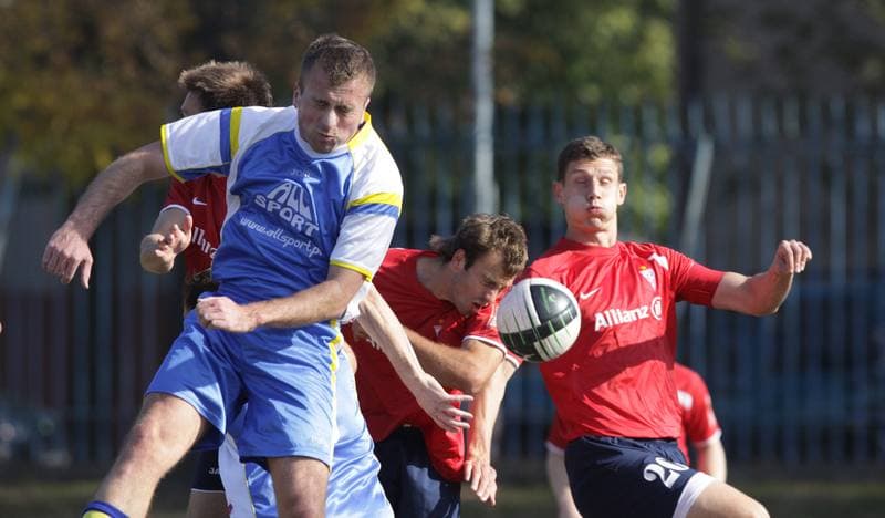 Football. B klasa grupa II. Gornik II Zabrze - Korona Barglowka. 10.10.2010