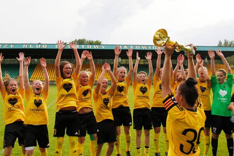 Football. Women's II Liga. GKS Katowice - Jaskolki Chorzow. 19.06.2016