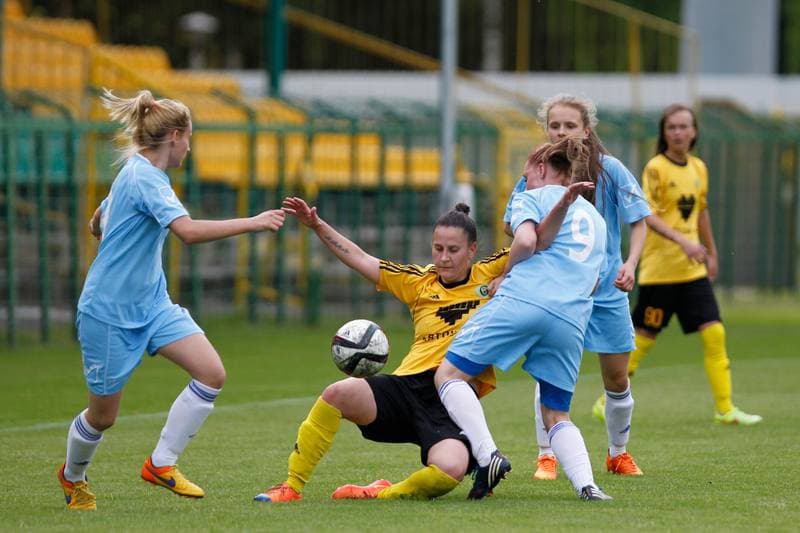 Football. Women's II Liga. GKS Katowice - Jaskolki Chorzow. 19.06.2016