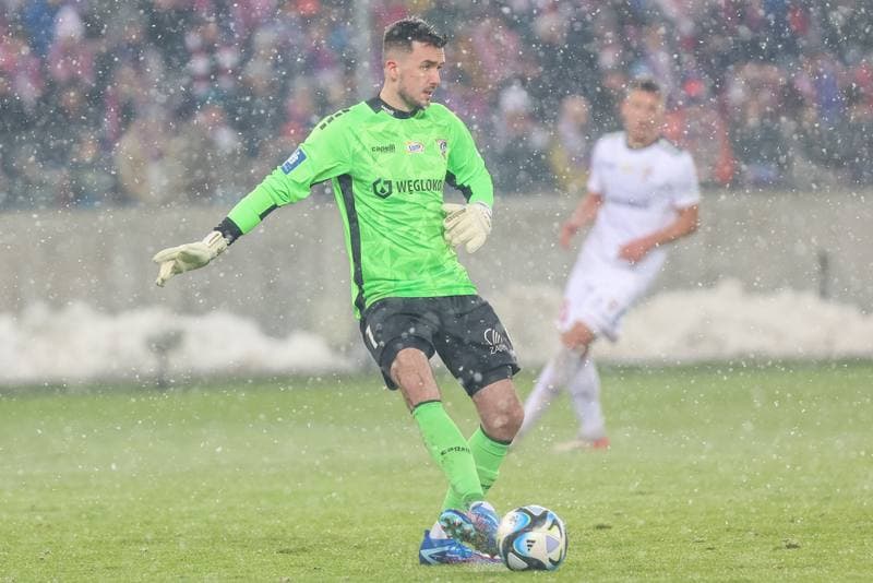 Football. PKO BP Ekstraklasa. Gornik Zabrze - Pogon Szczecin. 01.12.2023