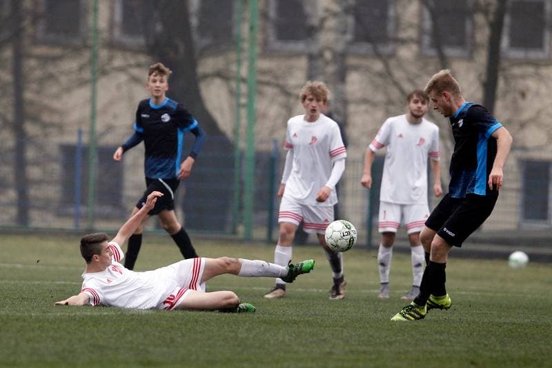 Football. Centralna Liga Juniorow. Gwarek Zabrze - Salos Szczecin. 26.11.2016