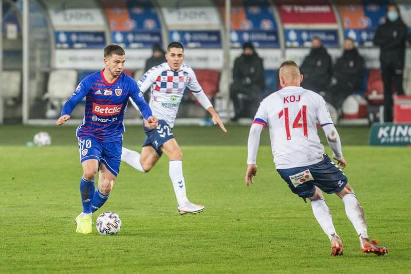 Football. PKO BP Ekstraklasa. Gornik Zabrze - Piast Gliwice. 20.11.2020