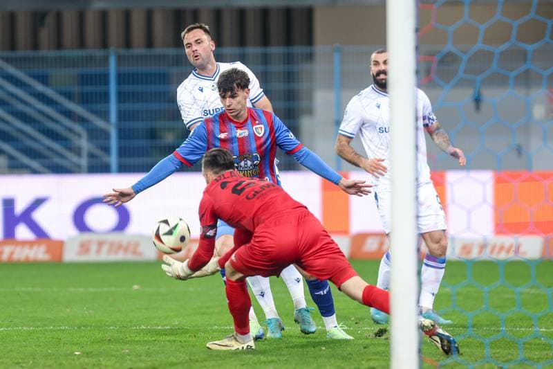 Football. PKO BP Ekstraklasa. Piast Gliwice - Lech Poznan. 29.11.2024