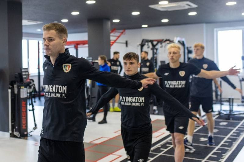 Football. Piast Gliwice. Training. 04.12.2022