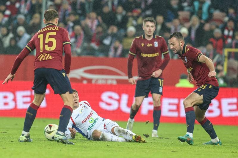 Football. PKO BP Ekstraklasa. Gornik Zabrze - Lech Poznan. 06.12.2024