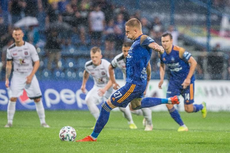 Football. III Liga. Ruch Chorzow - Piast Zmigrod. 22.08.2020