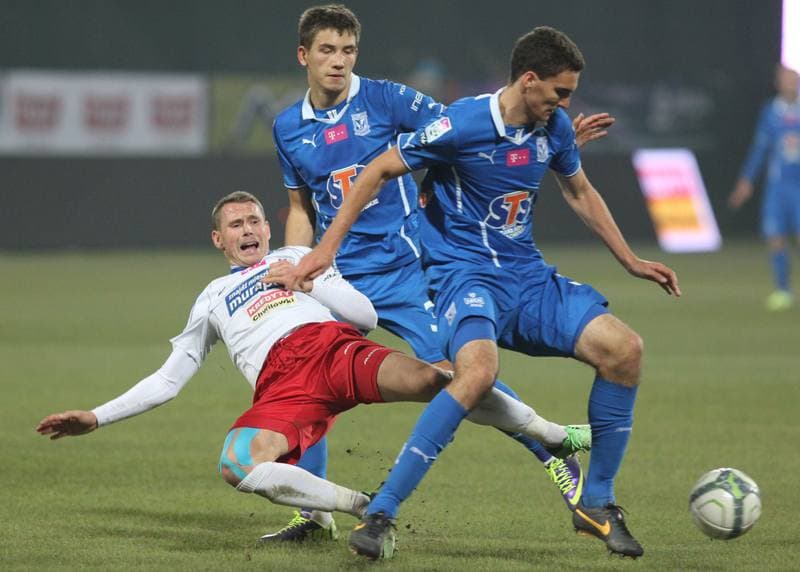 Football. T-Mobile Ekstraklasa. Podbeskidzie Bielsko Biala - Lech Poznan. 05.10.2013