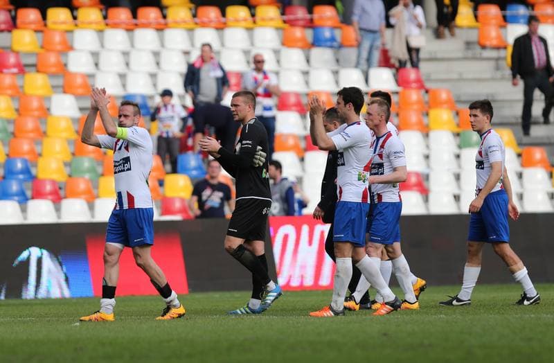 Football. Ekstraklasa. Podbeskidzie Bielsko-Biala - Termalica Bruk-Bet Nieciecza. 17.04.2016