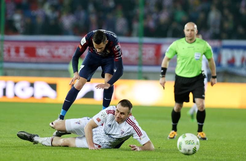 Football. Ekstraklasa. Gornik Zabrze - Pogon Szczecin. 01.04.2016