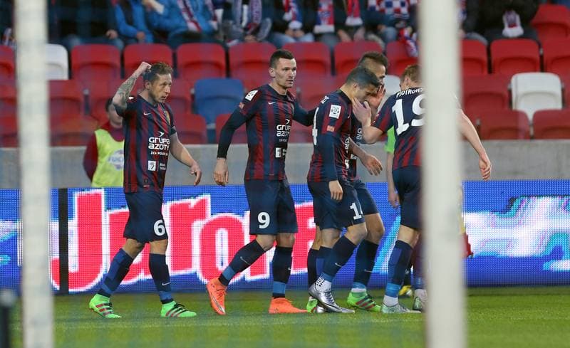 Football. Ekstraklasa. Gornik Zabrze - Pogon Szczecin. 01.04.2016