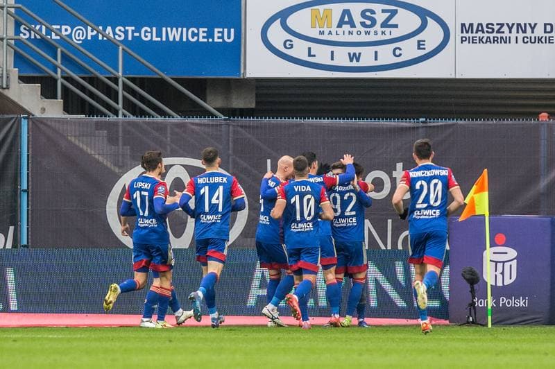 Football. PKO BP Ekstraklasa. Piast Gliwice - Stal Mielec. 18.12.2021