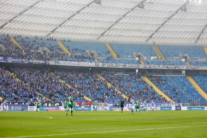 Football. PKO BP Ekstraklasa. Ruch Chorzow - Warta Poznan. 17.02.2024