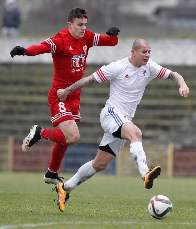 Football. III Liga. Gornik II Zabrze - Piast II Gliwice. 13.03.2016