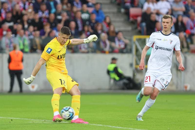 Football. PKO BP Ekstraklasa. Gornik Zabrze - Slask Wroclaw. 14.04.2024