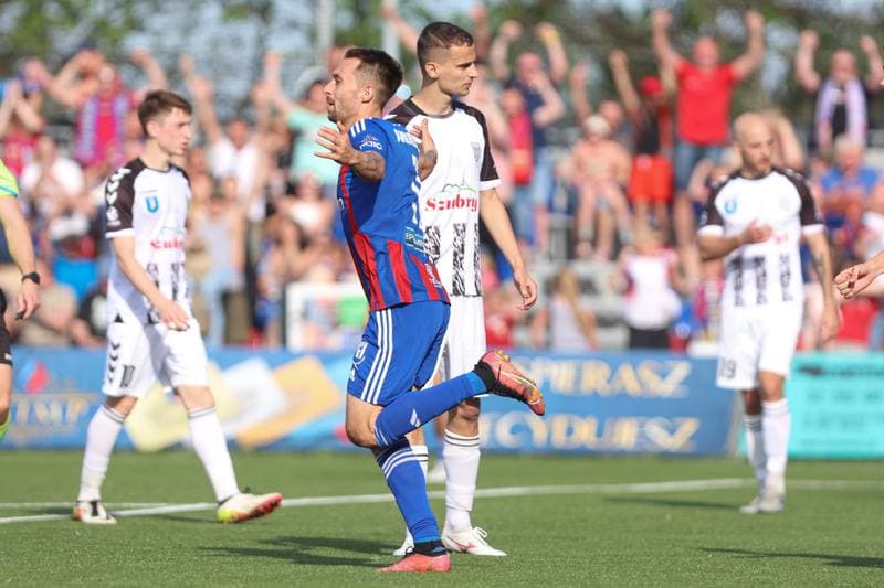 Football. II Liga. Polonia Bytom - Sandecja Nowy Sacz. 03.05.2024