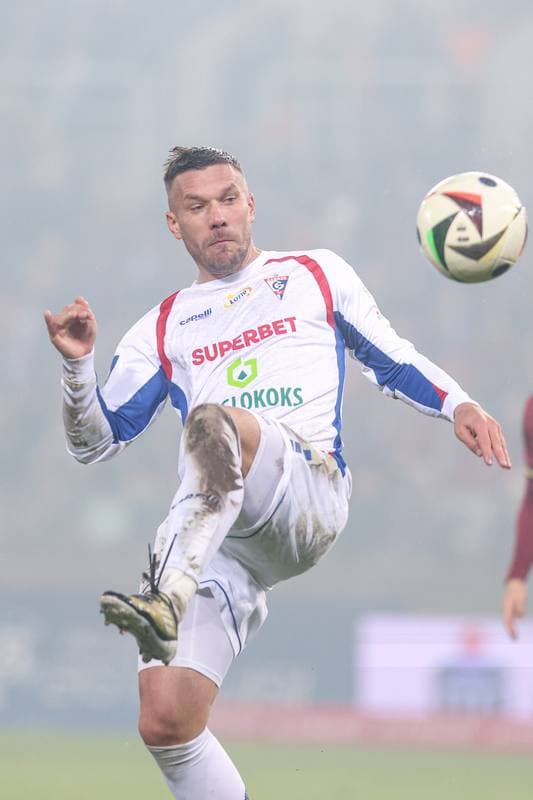 Football. PKO BP Ekstraklasa. Gornik Zabrze - Lech Poznan. 06.12.2024