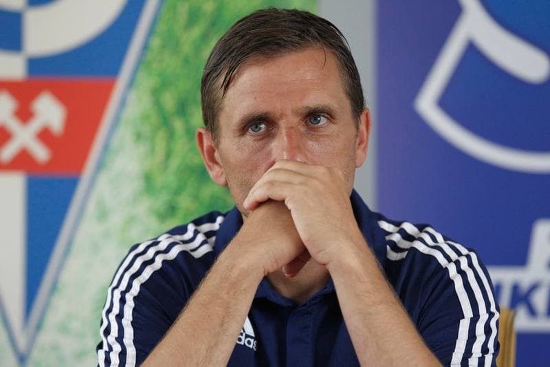 Football. Gornik Zabrze. Press Conference. 09.08.2016